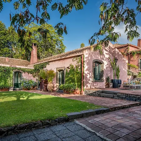 Villa Linera 10, Emma Santa Venerina