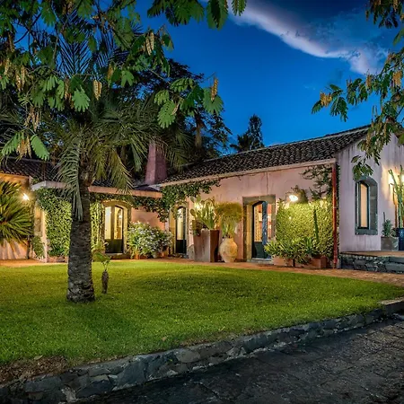 Villa Linera 10, Emma Santa Venerina