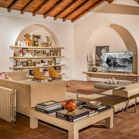 Villa Linera 10, Emma